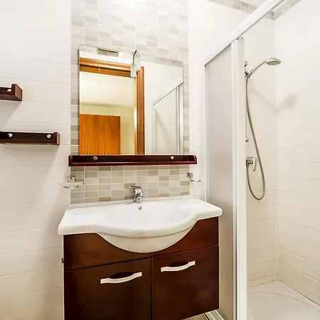Modern 3 Bedroom Apartment, Sliema. Theoria Travel Appartamento *
