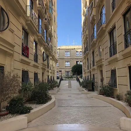 Appartamento Modern 3 Bedroom Apartment, Sliema. Theoria Travel Sliema