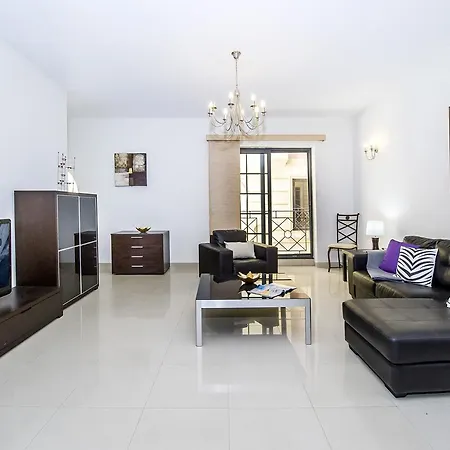 Modern 3 Bedroom Apartment, Sliema. Theoria Travel *