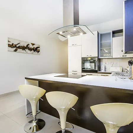 Apartment Modern 3 Bedroom Apartment, Sliema. Theoria Travel Sliema