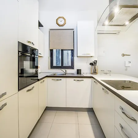 Apartment Modern 3 Bedroom Apartment, Sliema. Theoria Travel Sliema